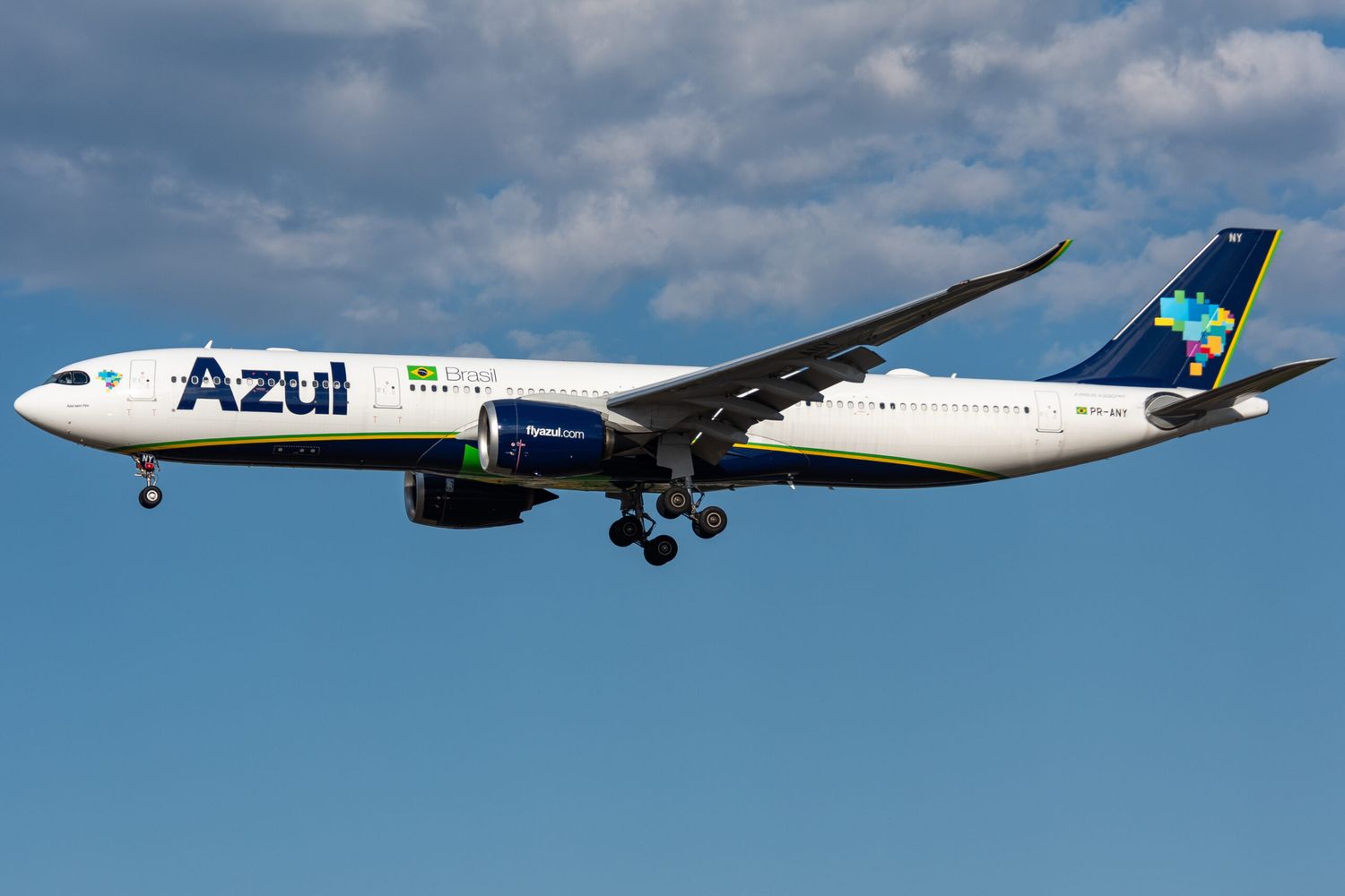 Azul incrementa sus vuelos a Orlando