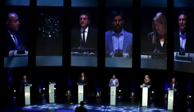 Scioli fue el único ausente en el histórico debate presidencial