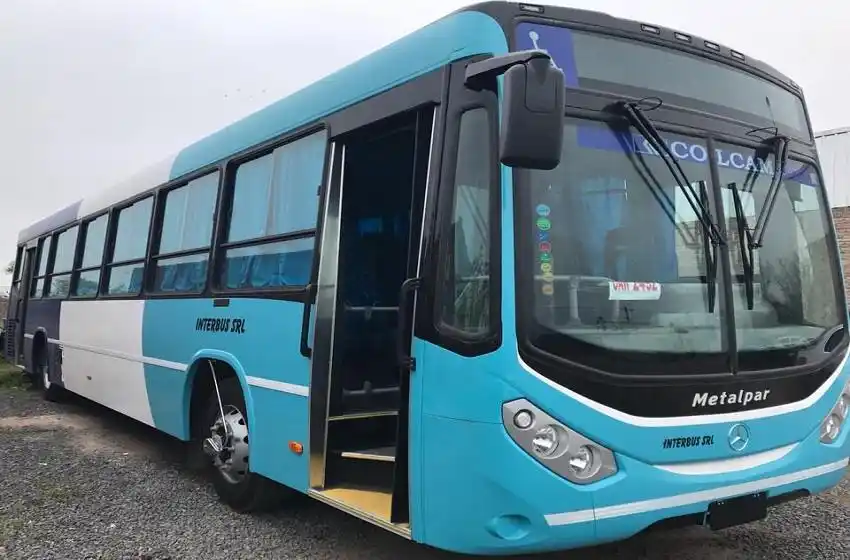 Colectiveros de empresa interurbana denuncian que no cobraron haberes adeudados y siguen de paro