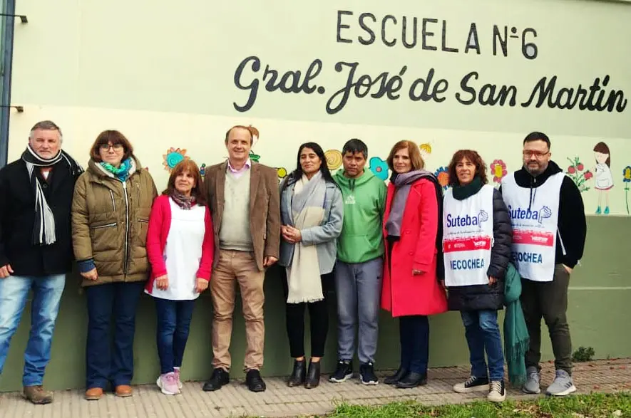Entregaron mobiliario para escuelas