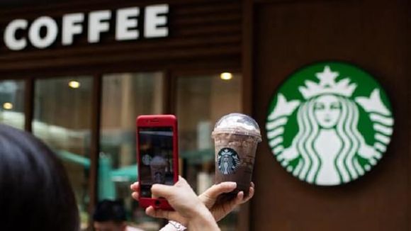 ¡POLÉMICA! Starbucks también se desentiende de cafetería en Las Mercedes