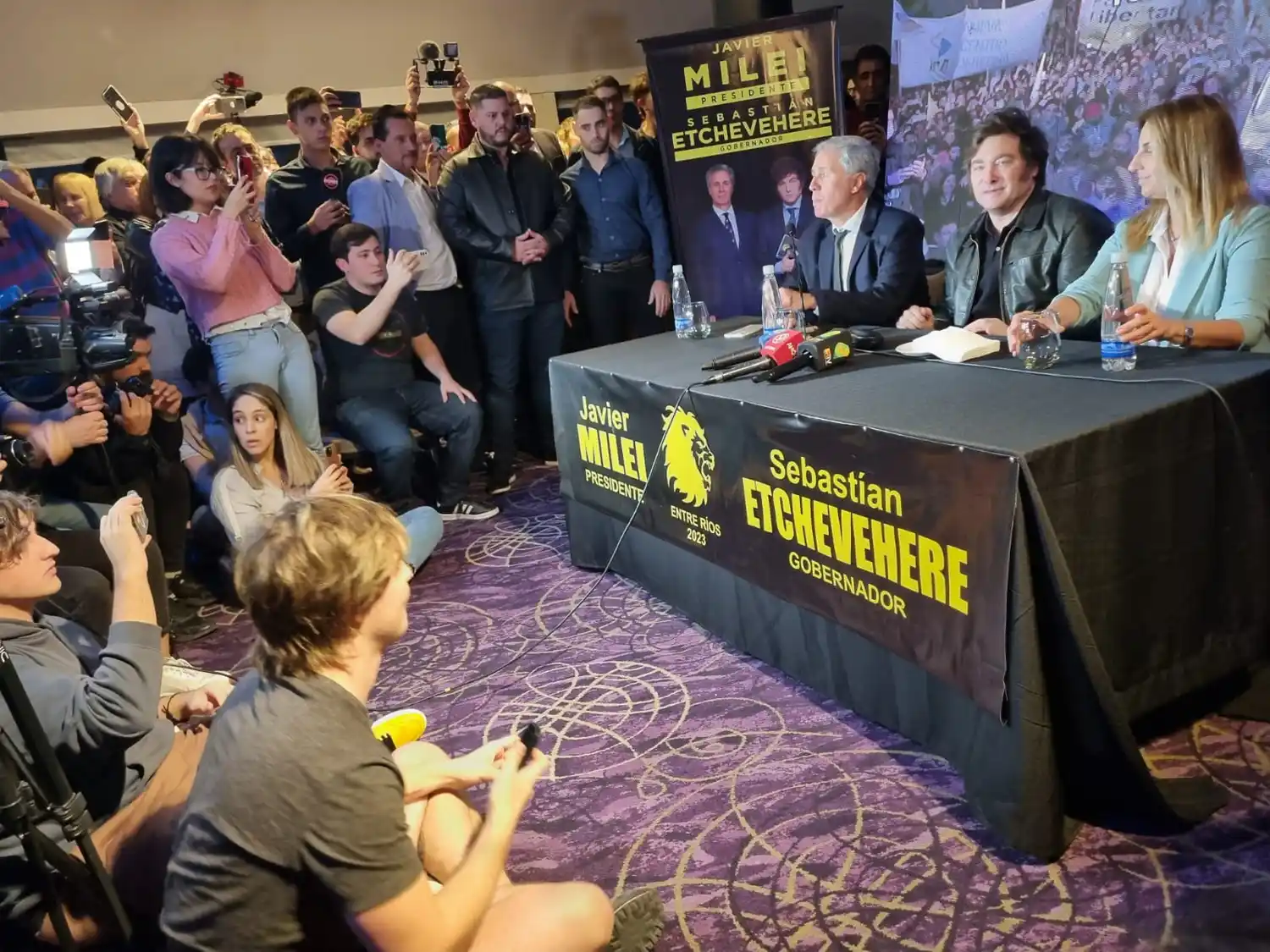 En Paraná, Javier Milei prometió ganar en segunda vuelta