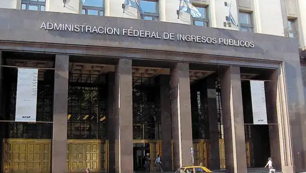 Simplifican el trámite para la devolución de percepciones de dólar tarjeta y ahorrro