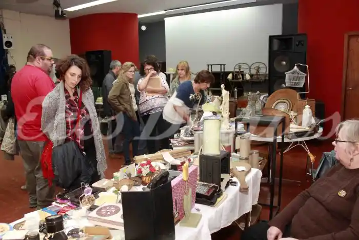 Feria de objetos usados “Un roto para un descosido”
