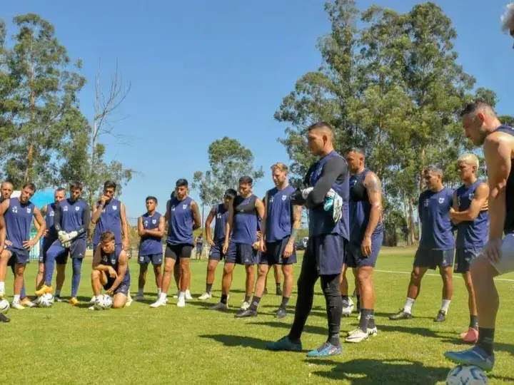 El plantel de Gimnasia LP tiene un atraso salarial de más de dos meses. Foto:Gimnasia LP