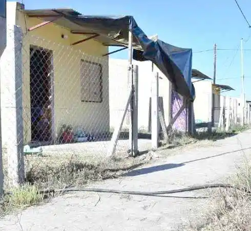 Discusión de pareja derivó en desorden 
familiar y terminó con 4 personas detenidas