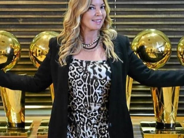 Jeannie Buss,  la lakers  nba