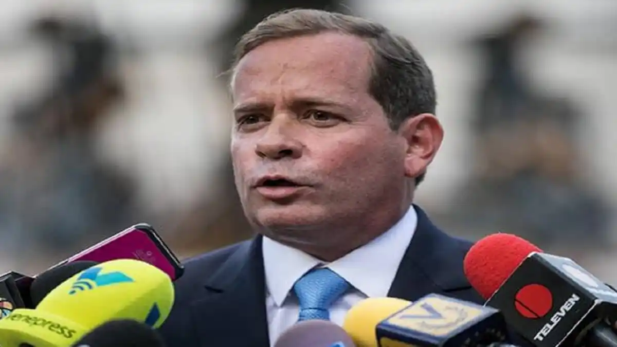 NO RECONOCER A MADURO, pide Juan Pablo Guanipa al nuevo presidente de Colombia