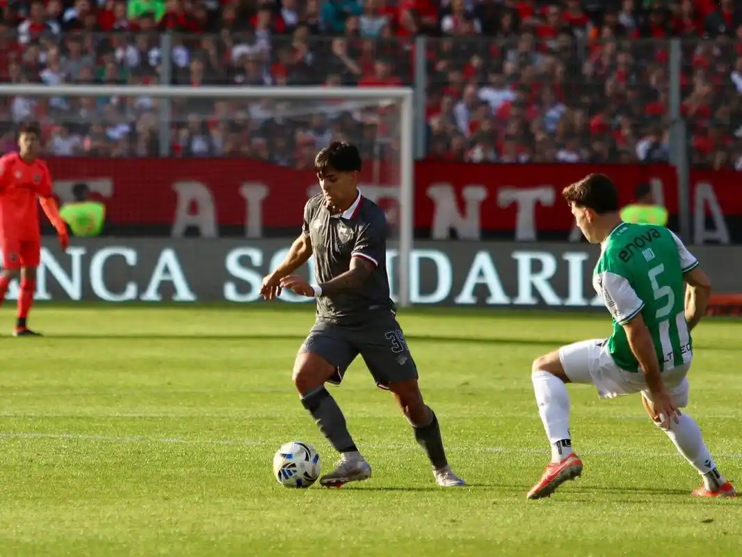 Newell's perdió por 2 a 1 ante Banfield sin Keylor Navas en el arco.
