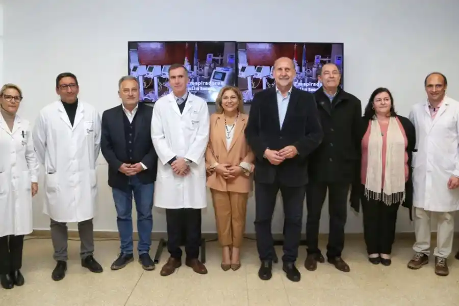 Granadero Baigorria: Perotti entregó equipamiento para la sala de neonatología del Hospital Eva Perón