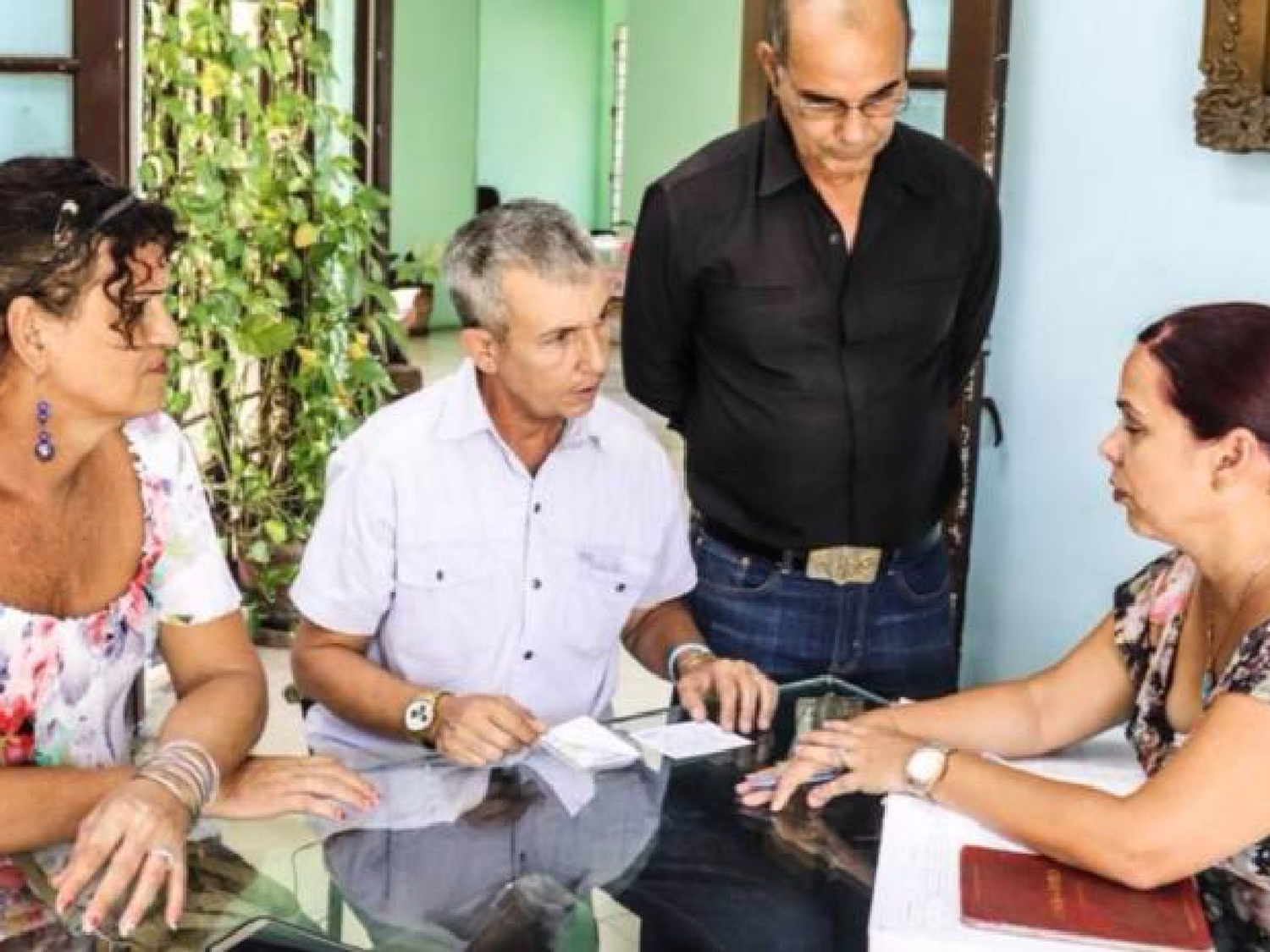 Cuba permite el casamiento de dos personas transgénero