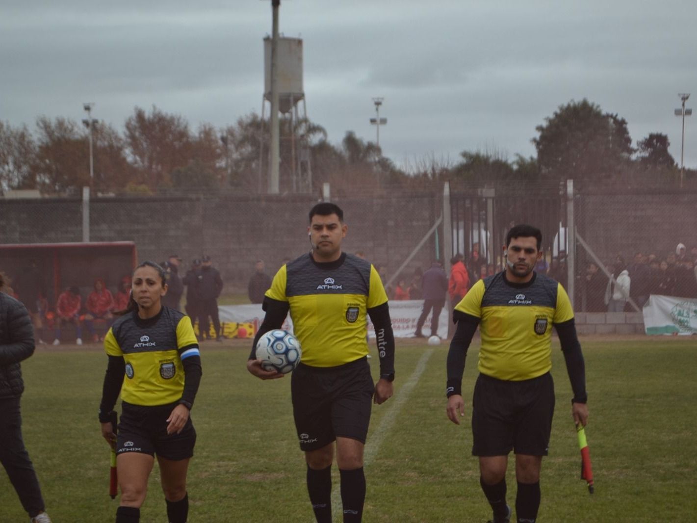 Los árbitro exigieron un aumento salarial para el Torneo Clausura que no fue aprobado por los clubes. PH: La Opinión.