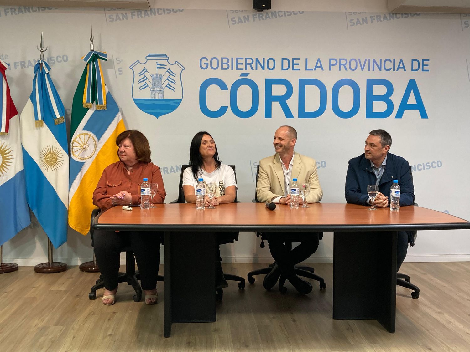 La Casa de Córdoba en nuestra ciudad fue el escenario para la presentación de la 32ª Fiesta Nacional del Tambero y su Familia que se realizará el próximo fin de semana en Tránsito
