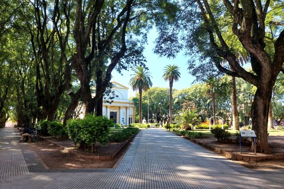 Los radicales proponen cambiar el nombre de plaza Constitución por "plaza papa Francisco"