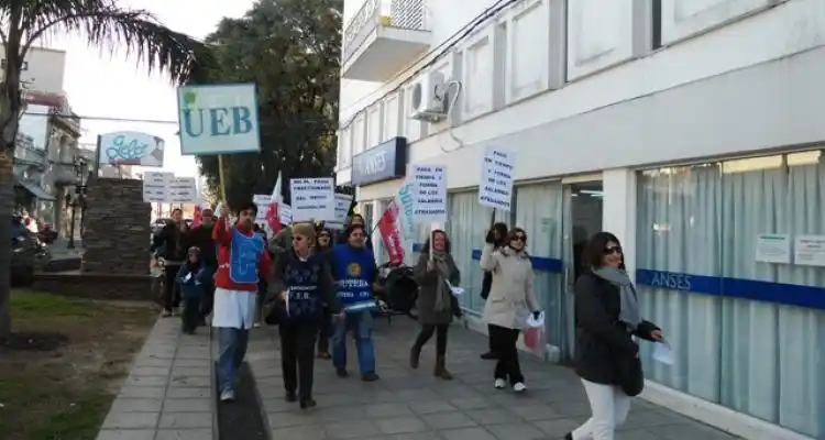 Docentes: Paro por 48 horas y movilización