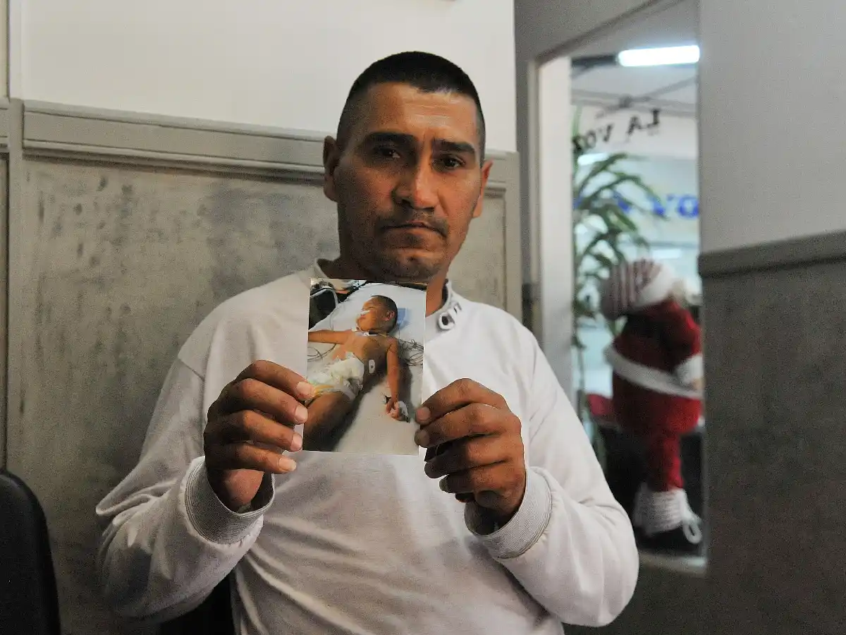 Santino fue operado en Santa Fe y piden ayuda para que sus hermanitos puedan viajar a verlo en Navidad