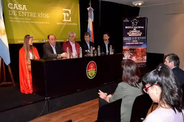 Presentaron la Fiesta Nacional de Carrozas en Buenos Aires