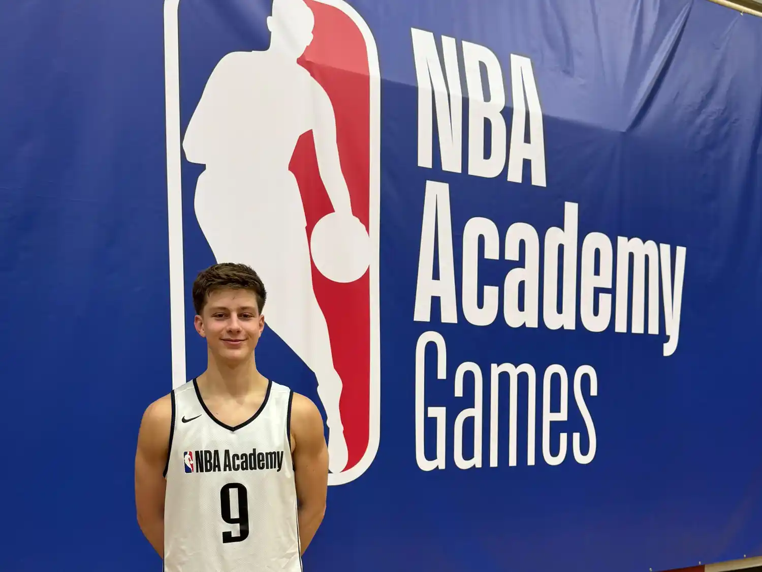 Matías Dominé en Estados Unidos donde participará de los NBA Academy Games.