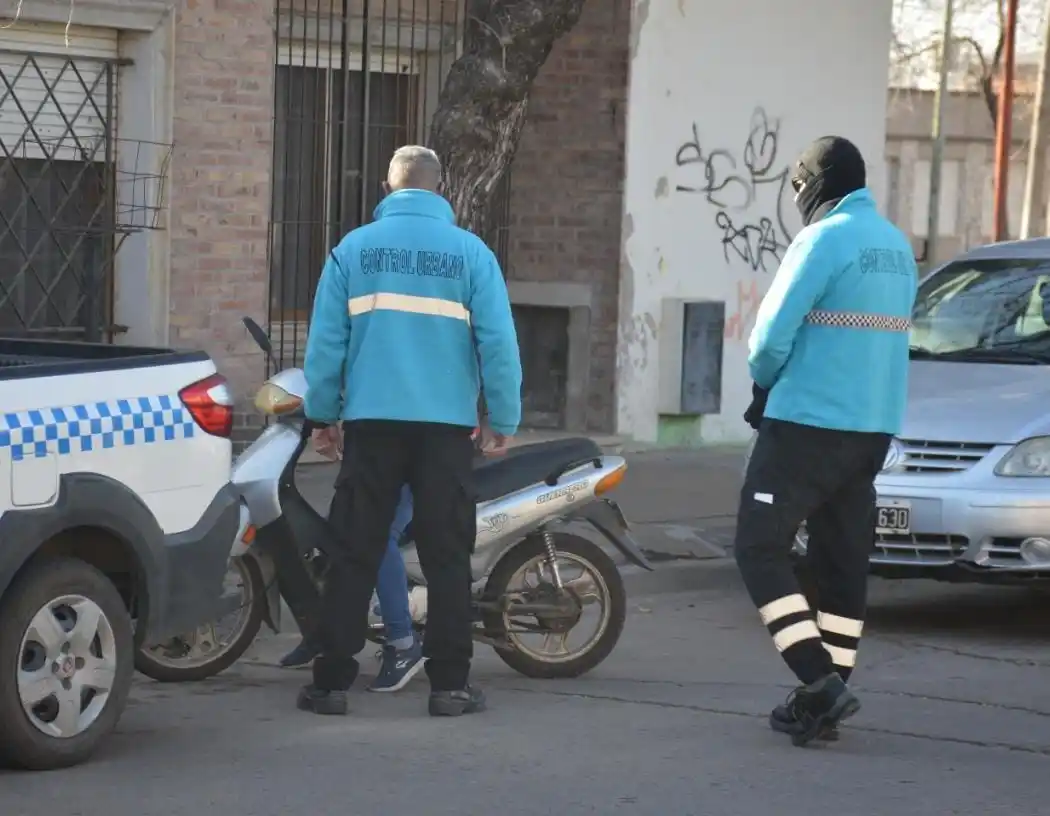 Los controles se llevan adelante todas las semanas en distintos barrios de la ciudad.