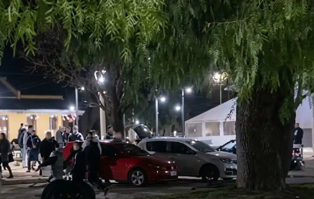 Los graves incidentes se registraron en la madrugada del domingo. Foto: Captura de video.