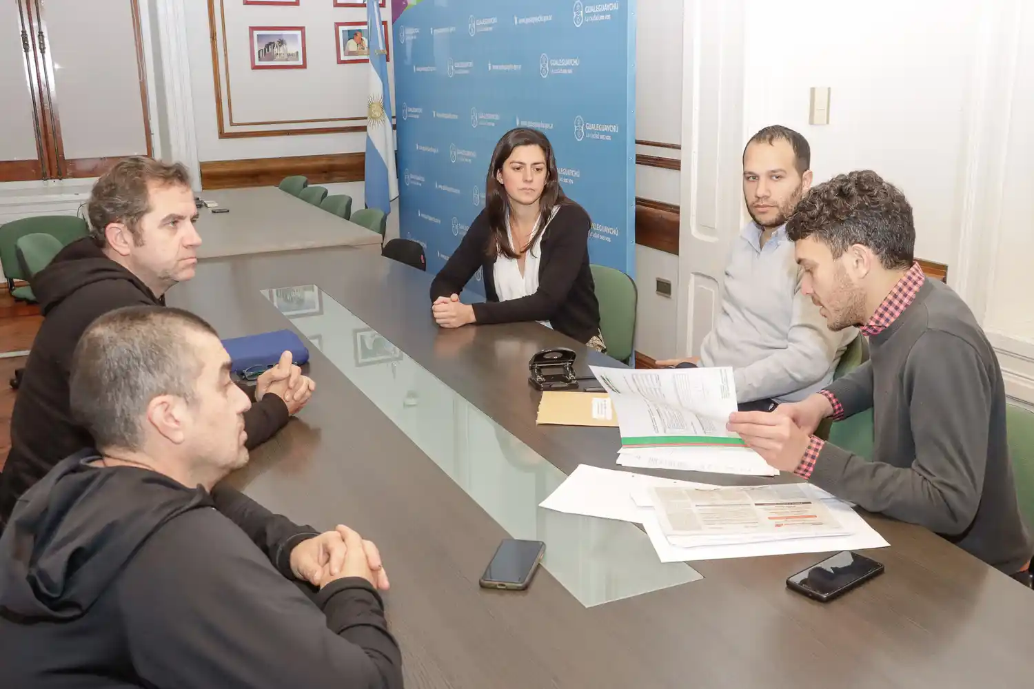 La Municipalidad licitó la compra de columnas y luminarias LED para el Camino de la Península