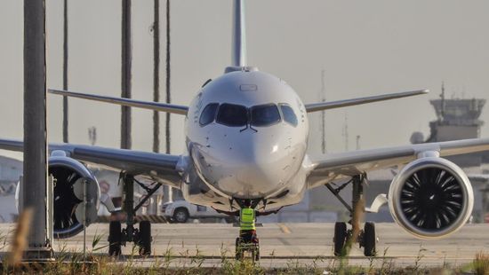 ¿Por qué LATAM Airlines eligió el E195-E2 y no el A220?