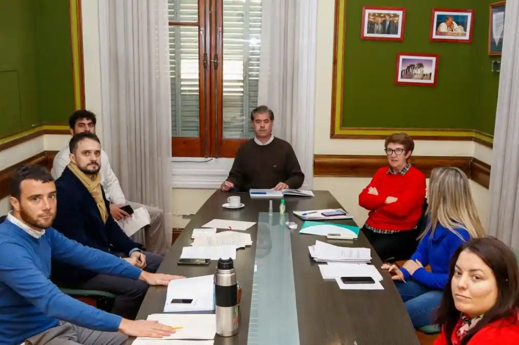 Reunión entre los concejales del oficialismo y el intendente, en la que se delineó el proyecto.