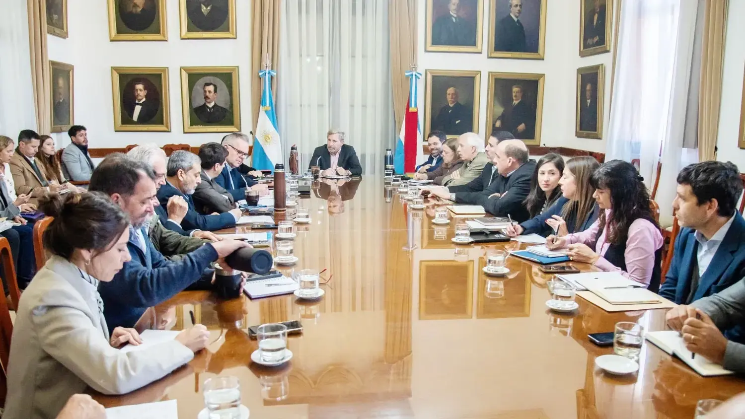 El gobierno provincial convoca al primer concurso público abierto para el Poder Ejecutivo