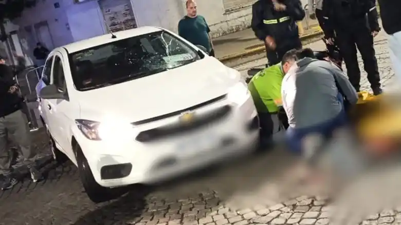 Choque entre auto y moto dejó una adolescente herida