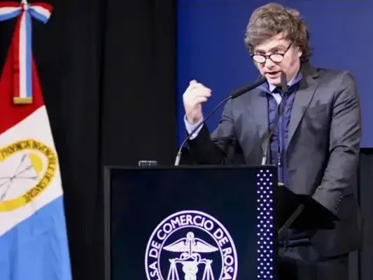 Milei expuso en la Bolsa de Comercio acerca de las tasas de interés en una "charla técnica"