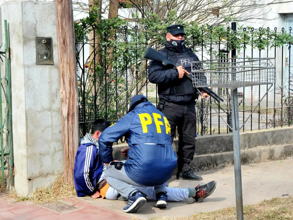 Lo detienen en la vía pública con cocaína