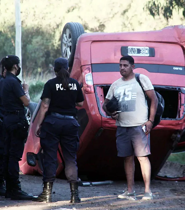 Choque, vuelco y una joven herida