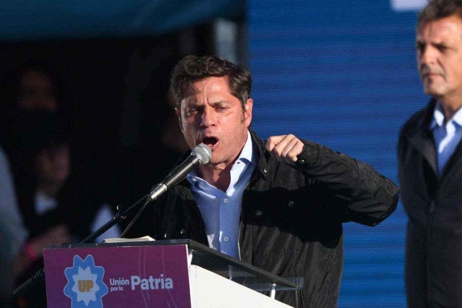 Kicillof celebró su reelección en la Buenos Aires: "Emociona ver el respaldo y el acompañamiento del pueblo":