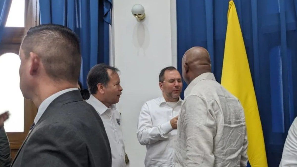 Canciller Gil no se guardó nada: asegura que el «TREN DE ARAGUA NO EXISTE» y que no se bloquearon candidaturas
