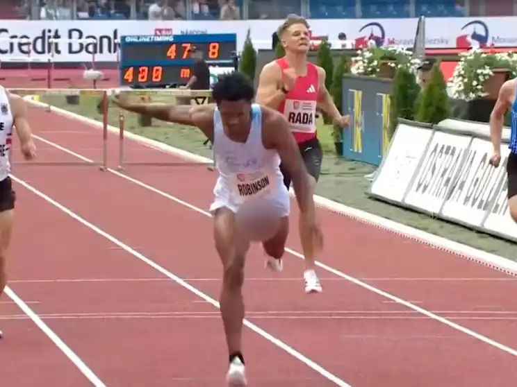 Chris Robinson ganó en Ostrava pese a un insólito incidente con su indumentaria