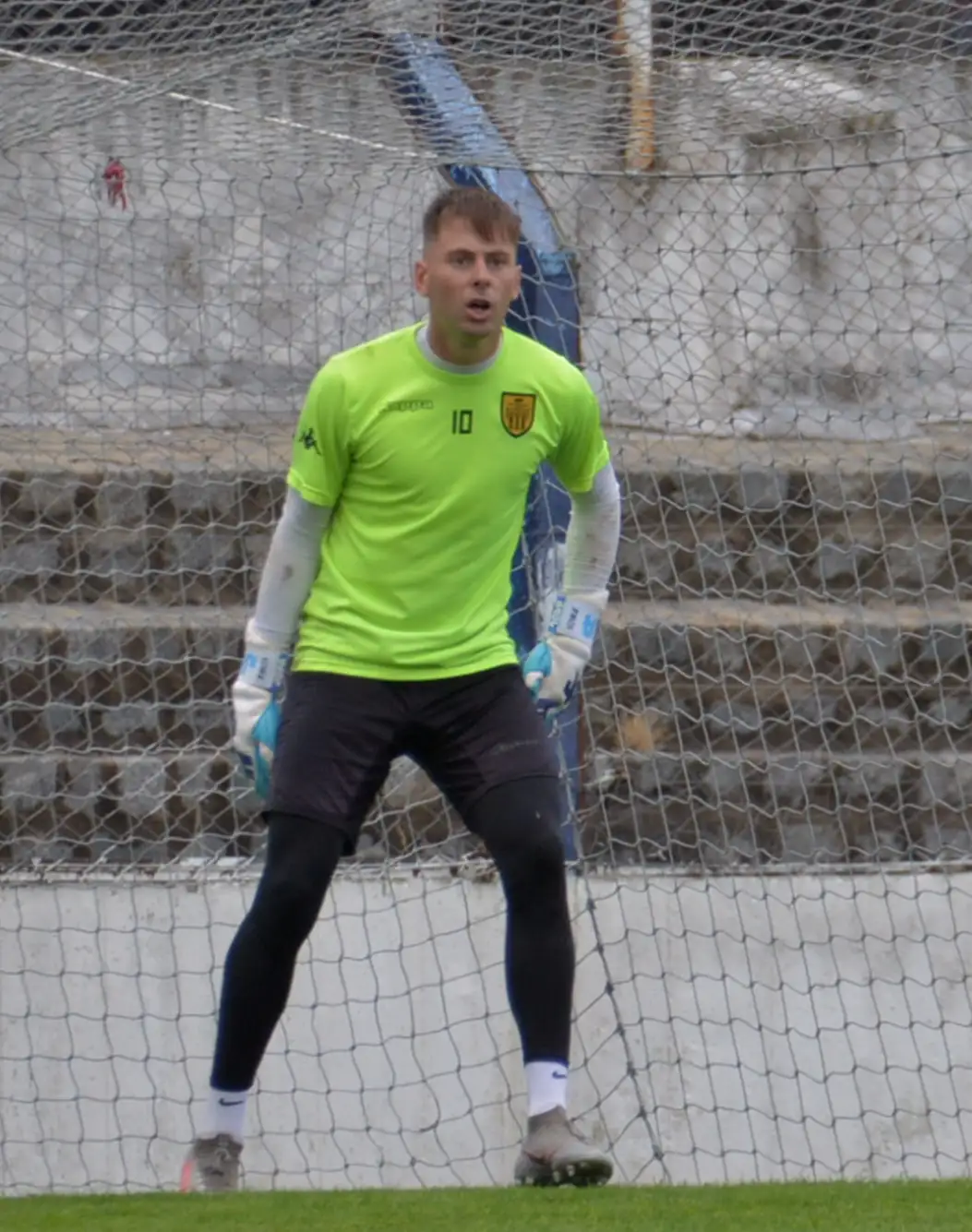 Juan Pablo Mazza es uno de los arqueros de Santamarina.