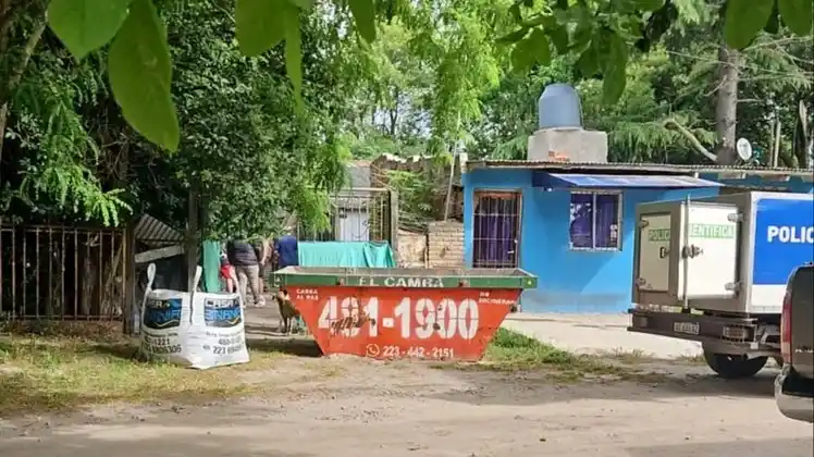 El impactante hecho ocurrió este lunes en una vivienda situada en calle 200 entre 11 y 9, en el sur de Mar del Plata. Foto: 0223