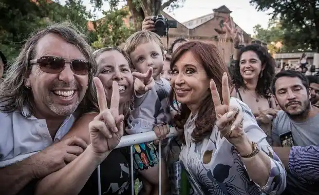 Cristina Fernández a los intendentes: "Si me lo piden, soy candidata"