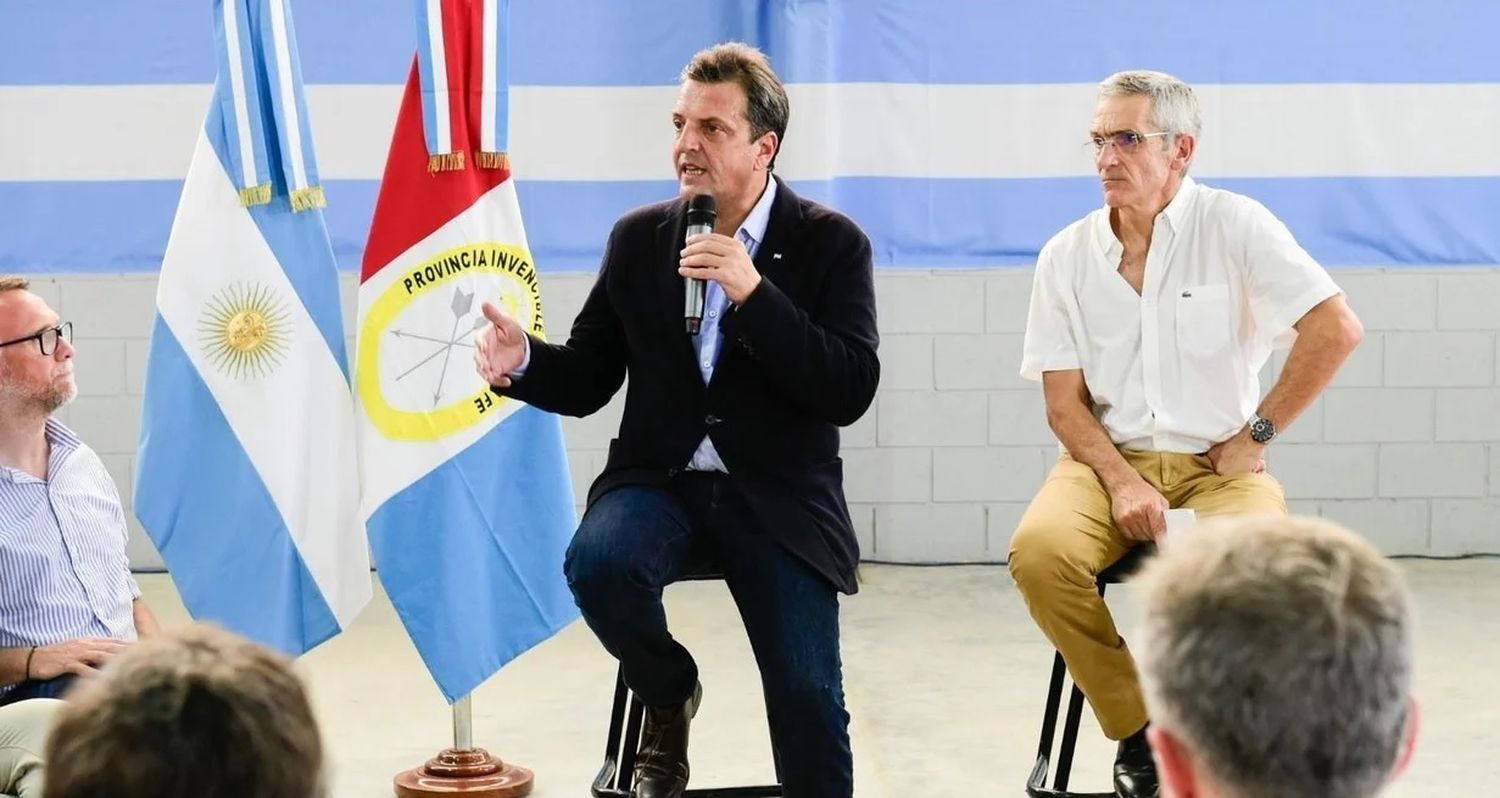 La conversación se extendió durante cuarenta minutos y fue la última actividad de Massa antes de partir.