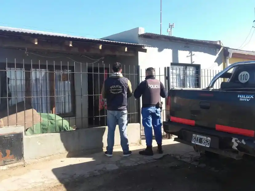 Secuestran armas y marihuana en tres allanamientos