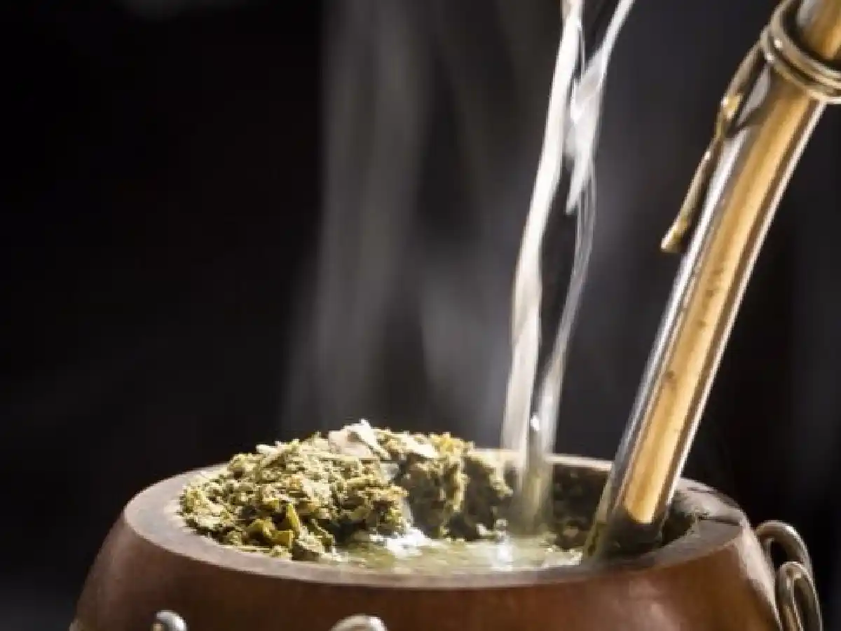 Lanzan en Uruguay una yerba mate con marihuana 