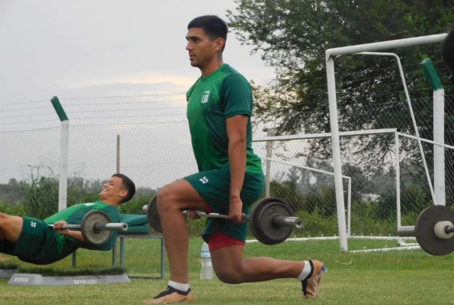 Gastón Monserrat cuenta con muchas chances de ser titular ante su ex equipo el próximo domingo.