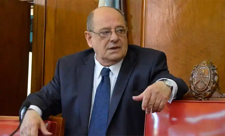 Intendente se bajó un 10% de su sueldo y el de sus funcionarios