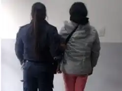 Aprehendieron a una mujer que circulaba en una moto robada