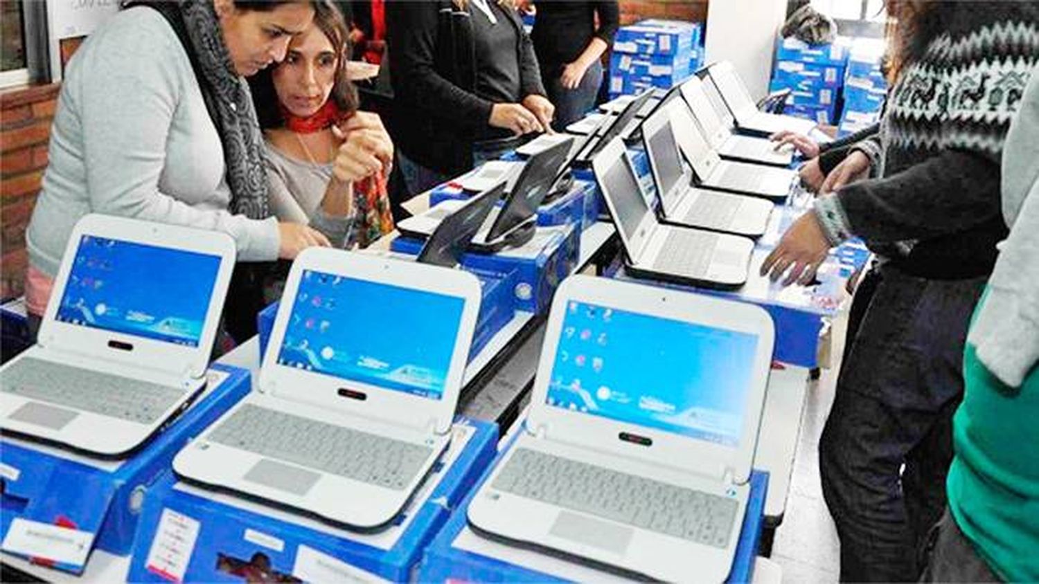 Netbooks a estudiantes secundarios de sectores vulnerables