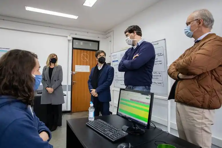 Coronavirus: Kicillof recorrió Centro de Telellamadas de la UNLP, encargado del seguimiento a contactos de pacientes