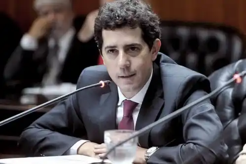 "Denuncian campaña sucia, pero repetimos lo que dicen sus economistas”