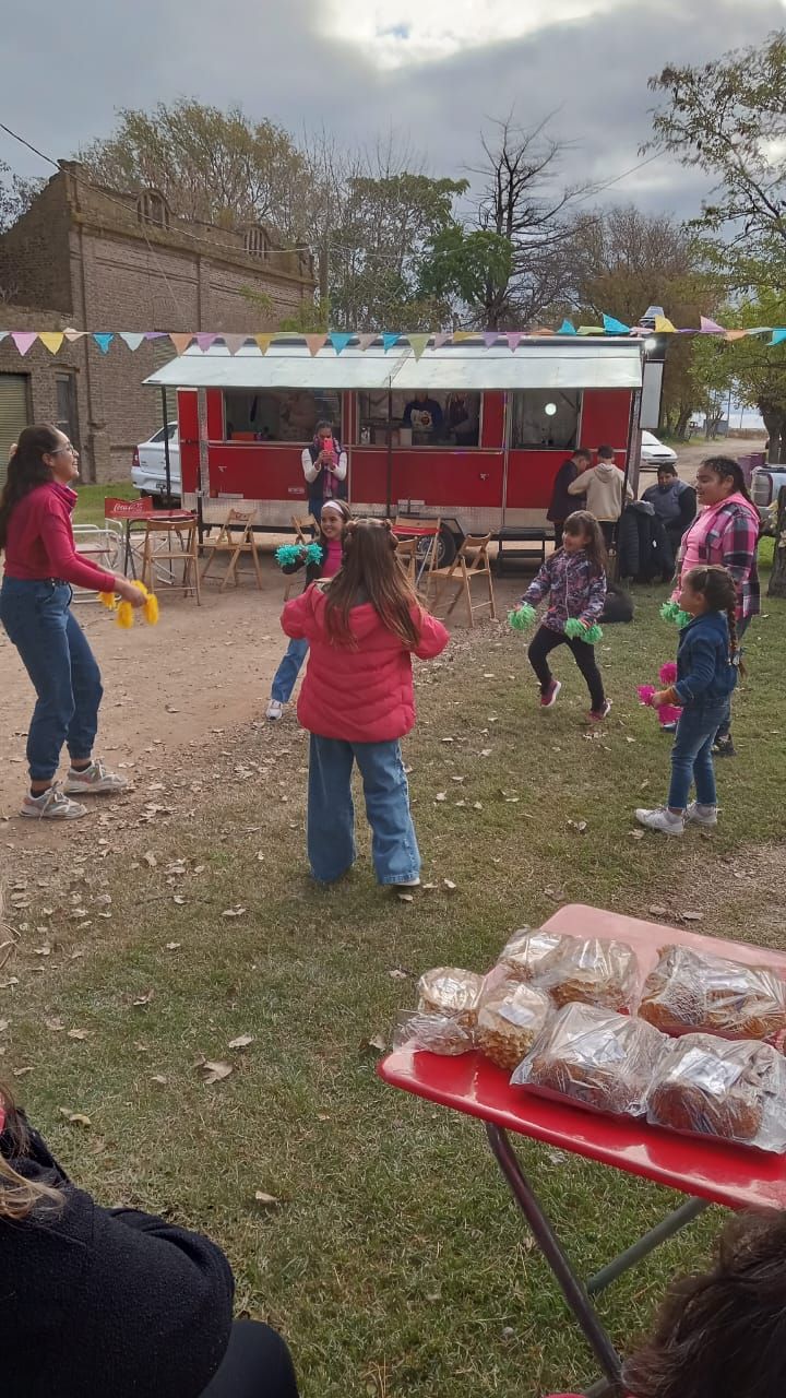 Exitosa Feria de Emprendedores en Juan Eulogio Barra