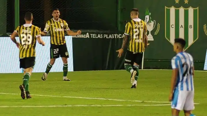Alvarez abrió el camino en la victoria sobre Racing