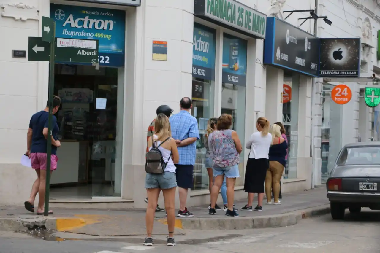El mayor movimiento se da en farmacias, supermercados, despensas y verdulerías